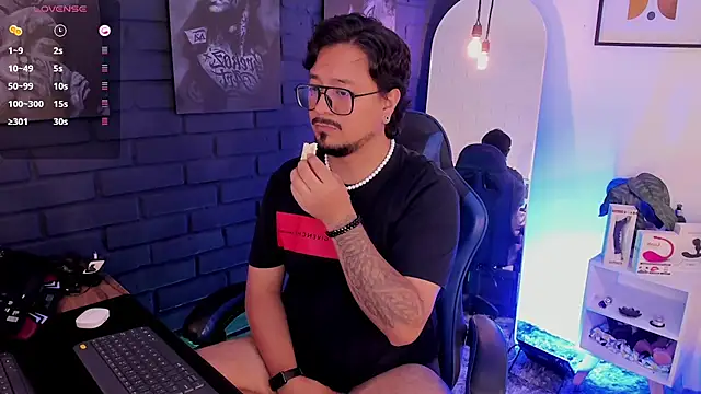 Snapshot of DaviidEvans_ chatting on 7, 3, 2026 DaviidEvans online show from 7, 3, 2026