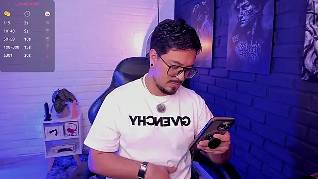 DaviidEvans  online show from 10, 6, 2026