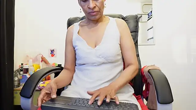 Aries Mature online show from 9, 7, 2026