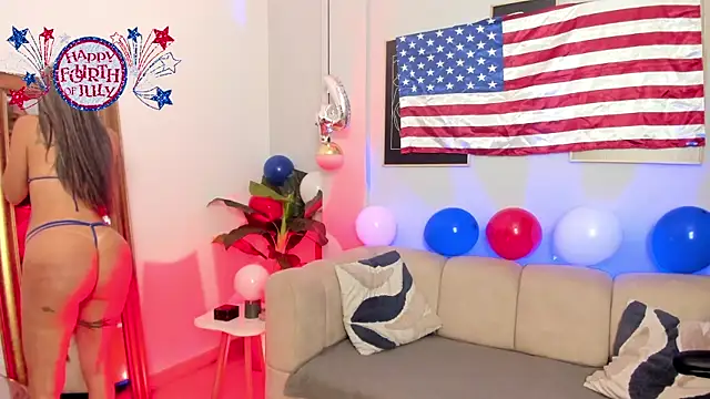 Snapshot of _Nicoletteshea_ chatting on 4, 7, 2026 Nicoletteshea online show from 4, 7, 2026