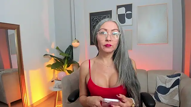 Snapshot of _Nicoletteshea_ chatting on 7, 7, 2026 Nicoletteshea online show from 7, 7, 2026