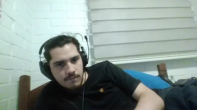 Snapshot of hung_weeb chatting on 13, 12, 2024 hung weeb online show from 13, 12, 2024