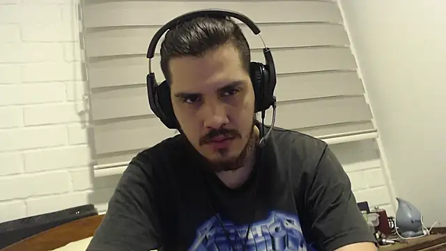 Snapshot of hung_weeb chatting on 4, 2, 2025 hung weeb online show from 4, 2, 2025