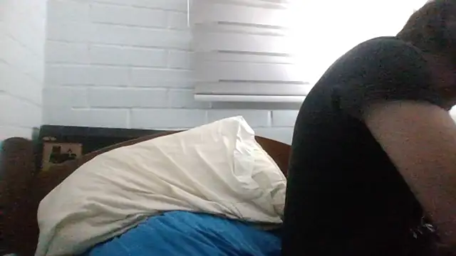 Snapshot of hung_weeb chatting on 7, 3, 2025 hung weeb online show from 7, 3, 2025