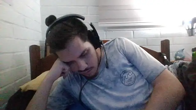 Snapshot of hung_weeb chatting on 13, 3, 2025 hung weeb online show from 13, 3, 2025