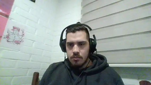 Snapshot of hung_weeb chatting on 1, 11, 2025 hung weeb online show from 1, 11, 2025