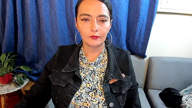 emma luxy online show from 25, 1, 2025