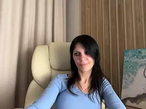 Snapshot of InjaAtHome chatting on 11, 7, 2026 InjaAtHome online show from 11, 7, 2026