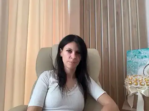 Snapshot of InjaAtHome chatting on 24, 7, 2026 InjaAtHome online show from 24, 7, 2026