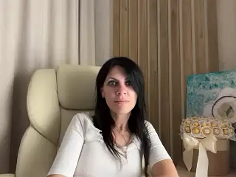 Snapshot of InjaAtHome chatting on 24, 7, 2026 InjaAtHome online show from 24, 7, 2026