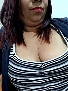 Snapshot of Alyona21 chatting on 3, 12, 2024 Alyona21 online show from 3, 12, 2024