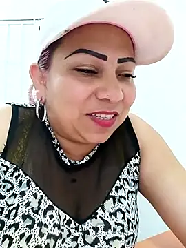 Snapshot of Alyona21 chatting on 4, 3, 2025 Alyona21 online show from 4, 3, 2025