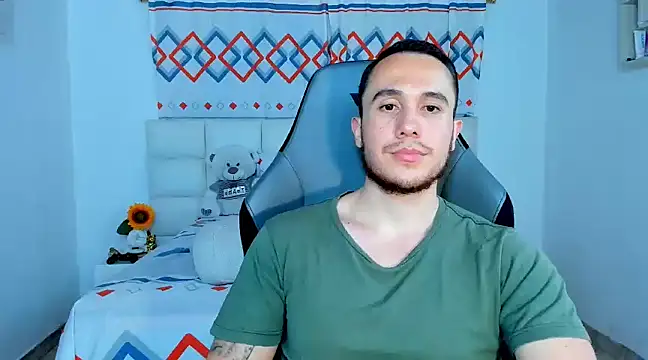 Snapshot of juan__jimenez chatting on 17, 12, 2024 juan  jimenez online show from 17, 12, 2024