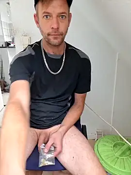 Snapshot of Percy_ohv chatting on 1, 10, 2025 Percy ohv online show from 1, 10, 2025