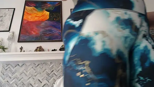 AuroraWillows online show from 4, 8, 2026