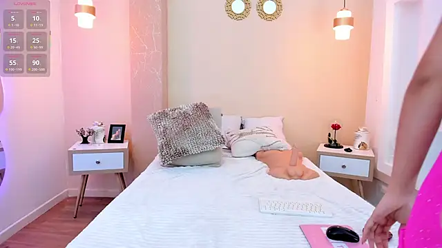 Snapshot of RachelMorgan01 chatting on 5, 10, 2025 RachelMorgan01 online show from 5, 10, 2025