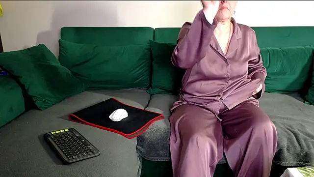 JoannaAndNeighbour online show from 7, 5, 2026