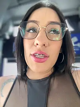   IRIS   online show from 8, 9, 2025