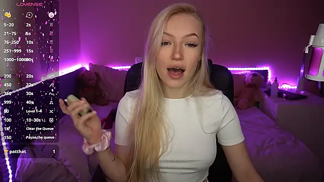 Snapshot of AmandaFiree chatting on 24, 2, 2025 AmandaFiree online show from 24, 2, 2025