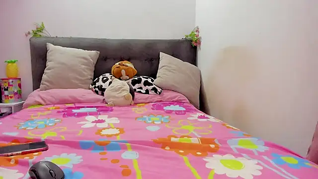 Snapshot of AnnieBellee chatting on 19, 9, 2025 AnnieBellee online show from 19, 9, 2025