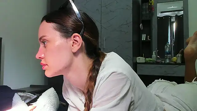 Lex Love online show from 1, 2, 2025