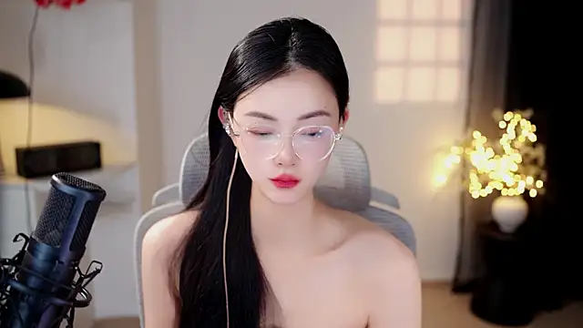 Snapshot of Ocean--Lili chatting on 13, 7, 2026 Ocean--Lili online show from 13, 7, 2026