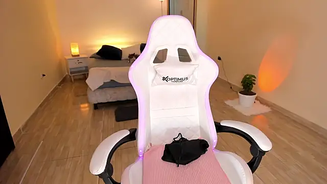 Snapshot of carleee_winter chatting on 12, 1, 2025 carleee winter online show from 12, 1, 2025