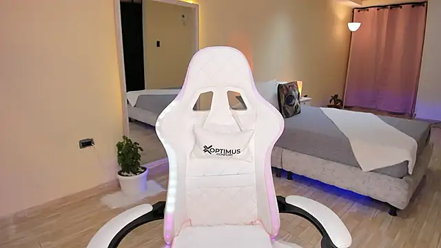 Snapshot of carleee_winter chatting on 24, 9, 2025 carleee winter online show from 24, 9, 2025