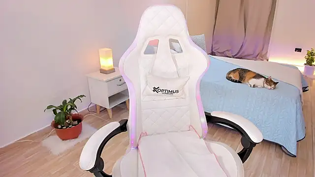 Snapshot of carleee_winter chatting on 23, 11, 2025 carleee winter online show from 23, 11, 2025