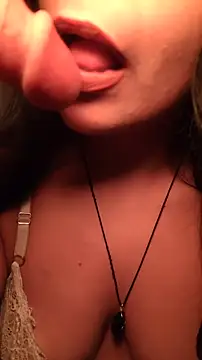 Snapshot of ZaraHoney chatting on 14, 3, 2026 ZaraHoney online show from 14, 3, 2026