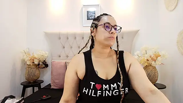 MIchelMomet online show from 20, 2, 2025