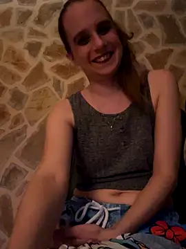 Snapshot of LadyChantale chatting on 17, 12, 2025 LadyChantale online show from 17, 12, 2025