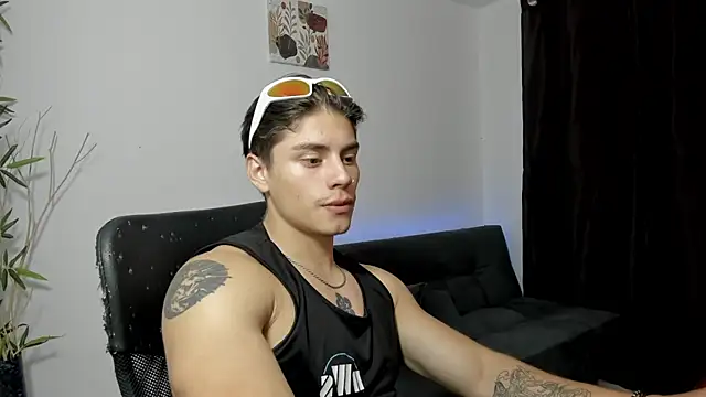 Snapshot of Giordano_Russo chatting on 15, 12, 2024 Giordano Russo online show from 15, 12, 2024