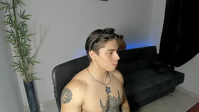 Snapshot of Giordano_Russo chatting on 28, 12, 2024 Giordano Russo online show from 28, 12, 2024