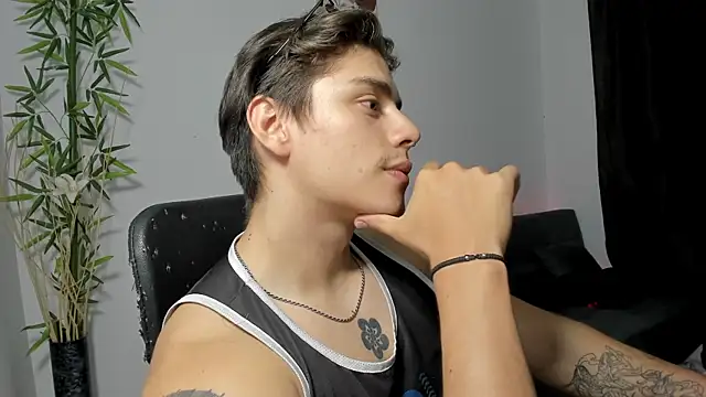 Snapshot of Giordano_Russo chatting on 11, 1, 2025 Giordano Russo online show from 11, 1, 2025