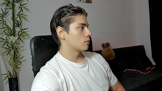 Snapshot of Giordano_Russo chatting on 12, 1, 2025 Giordano Russo online show from 12, 1, 2025