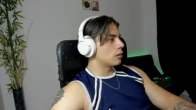 Snapshot of Giordano_Russo chatting on 5, 2, 2025 Giordano Russo online show from 5, 2, 2025