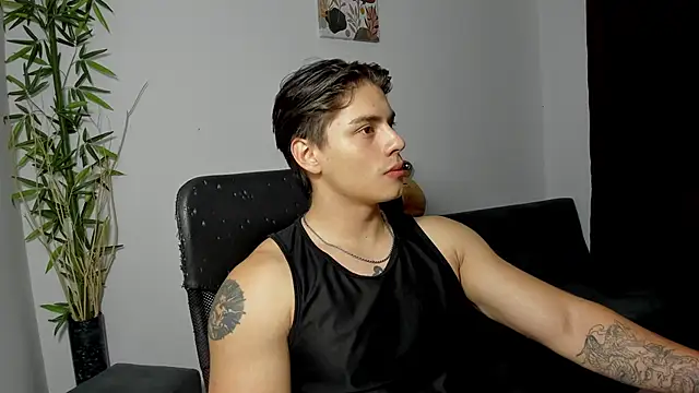 Snapshot of Giordano_Russo chatting on 12, 2, 2025 Giordano Russo online show from 12, 2, 2025