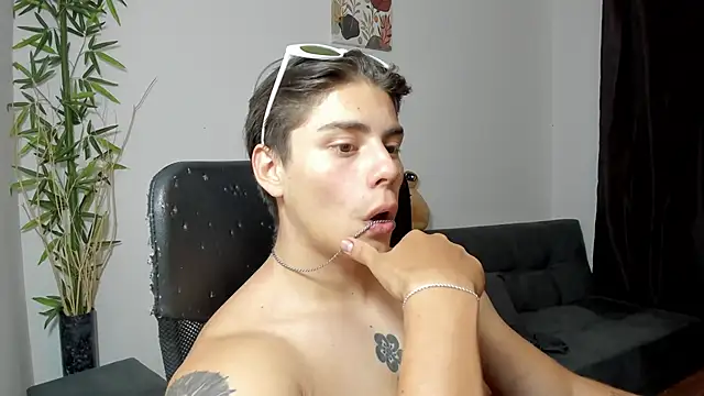 Snapshot of Giordano_Russo chatting on 16, 2, 2025 Giordano Russo online show from 16, 2, 2025