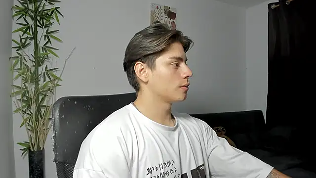 Snapshot of Giordano_Russo chatting on 21, 2, 2025 Giordano Russo online show from 21, 2, 2025