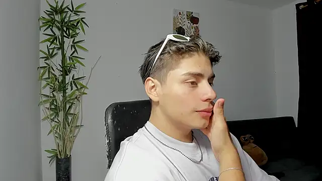 Snapshot of Giordano_Russo chatting on 28, 2, 2025 Giordano Russo online show from 28, 2, 2025