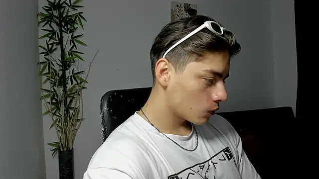 Snapshot of Giordano_Russo chatting on 3, 3, 2025 Giordano Russo online show from 3, 3, 2025