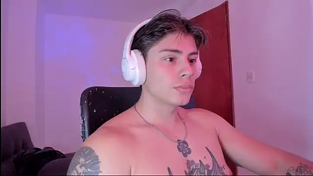 Snapshot of Giordano_Russo chatting on 8, 9, 2025 Giordano Russo online show from 8, 9, 2025