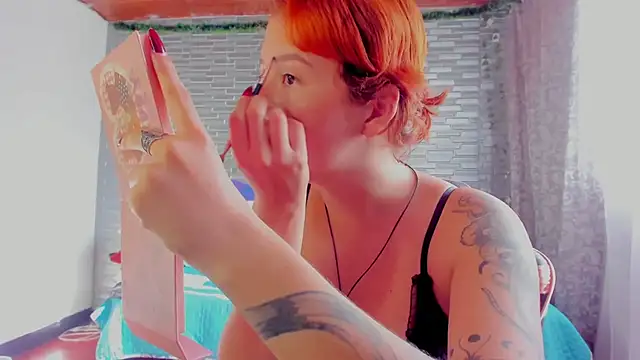 Ginger Sweetty online show from 16, 12, 2025