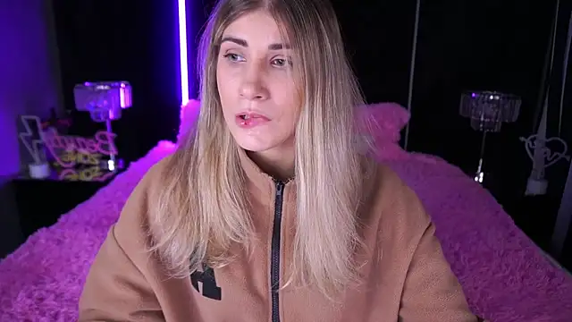 Snapshot of CassandraGood chatting on 6, 12, 2024 CassandraGood online show from 6, 12, 2024