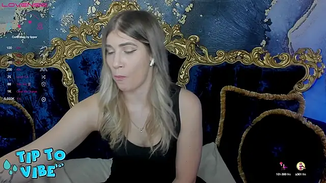 Snapshot of CassandraGood chatting on 4, 1, 2025 CassandraGood online show from 4, 1, 2025