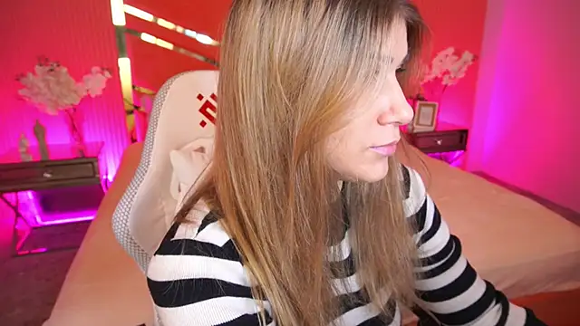 Snapshot of CassandraGood chatting on 27, 9, 2025 CassandraGood online show from 27, 9, 2025