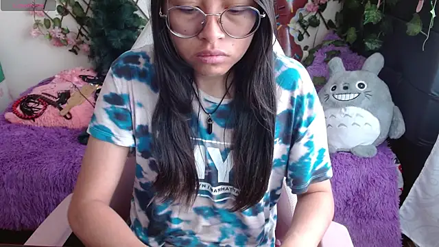 MidoriQuiinn online show from 10, 12, 2024