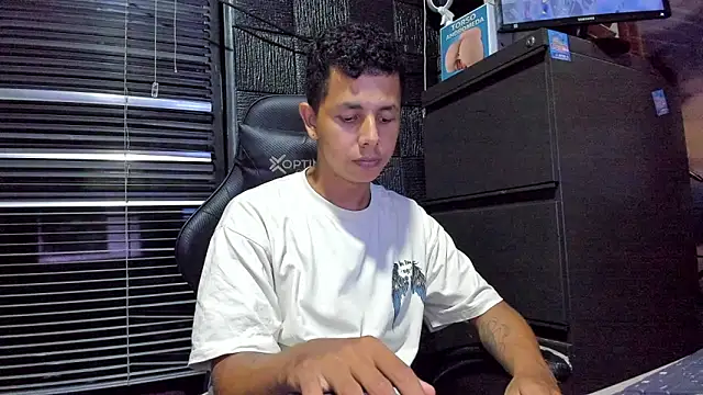 boy bigcock24cm online show from 23, 6, 2026