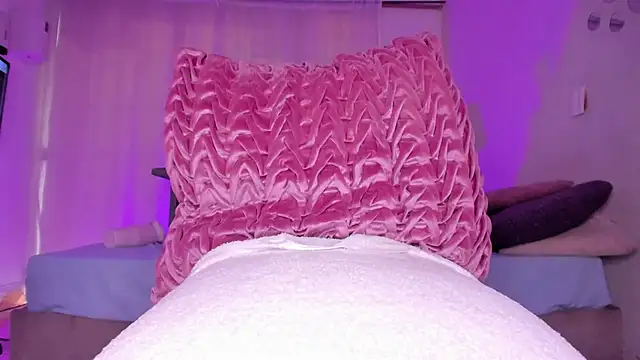 Snapshot of hot_booty_ chatting on 1, 3, 2025 hot booty online show from 1, 3, 2025